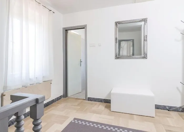 Villa Elida By Guide